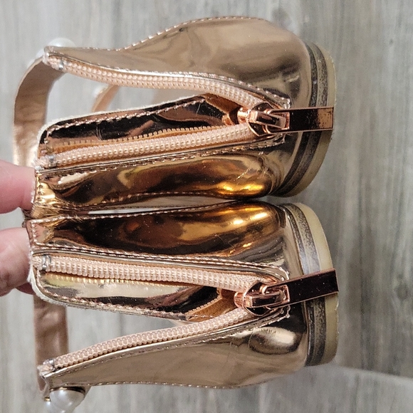 Bamboo Rose Gold with Pearl Sandals Size 8.5 - Picture 4 of 4